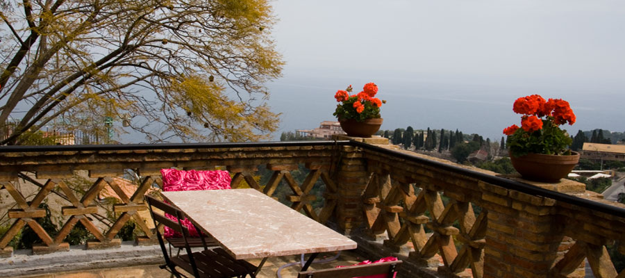 Rent Villa Taormina